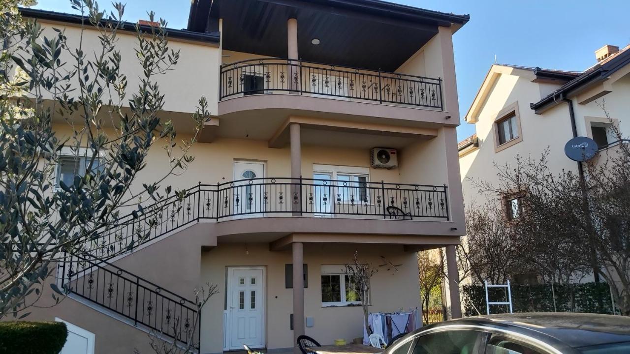 Apartments Pravica Требине Екстериор снимка