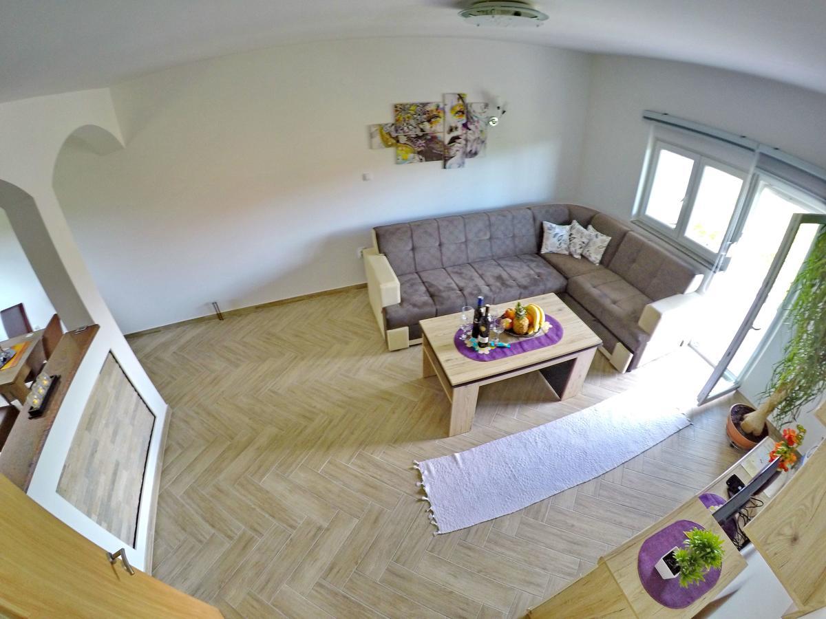 Apartments Pravica Требине Екстериор снимка